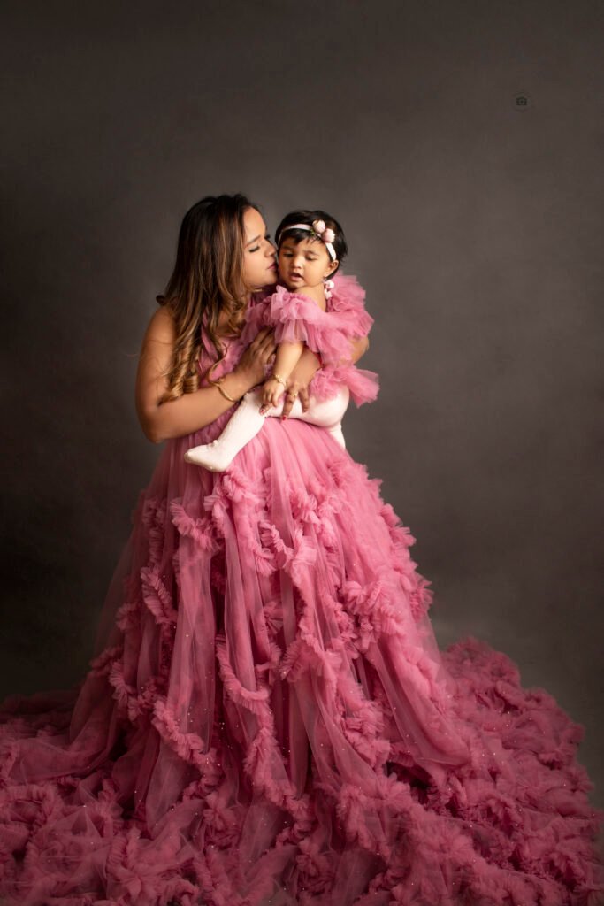 ⁠Family Photoshoot Services - Memorise By Priyanka